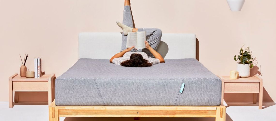 Woman lying on Siena mattress