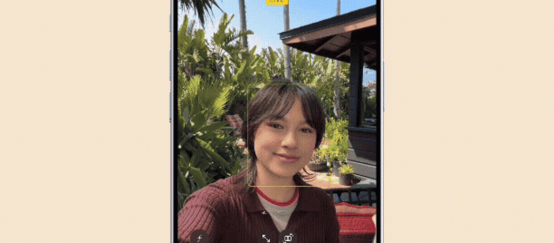 Gif animation showing iPhone 17 center stage selfie.