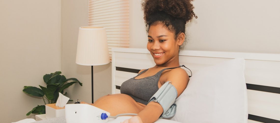 Study: The association between blood pressure control in women during pregnancy and adverse perinatal outcomes: the TMM BirThree Cohort Study. Image Credit: chalermphon_tiam/Shutterstock.com