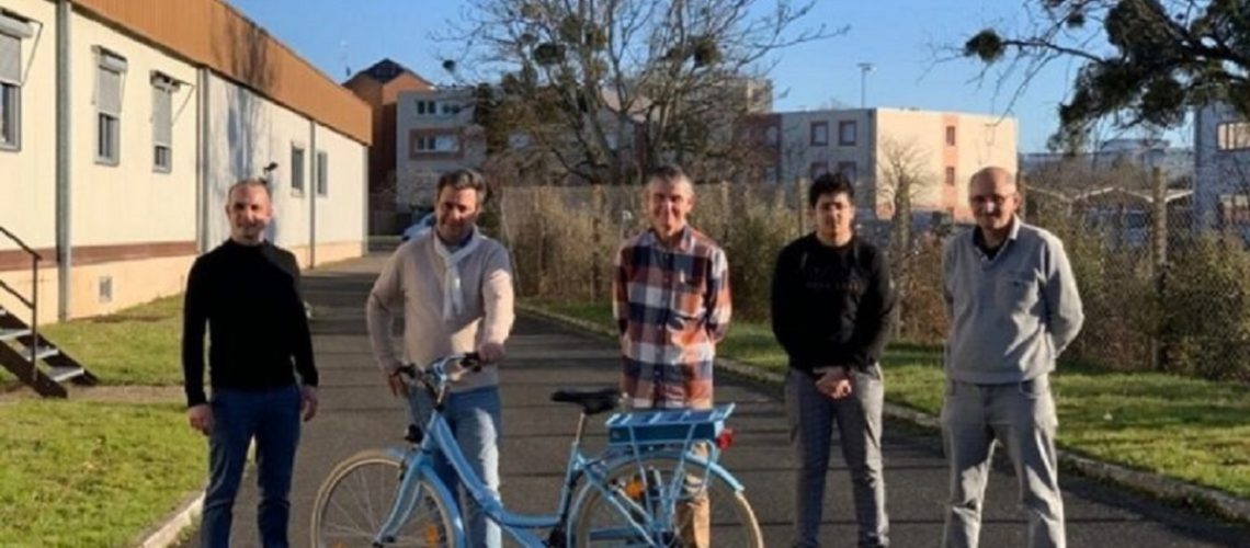 ללא סוללות או