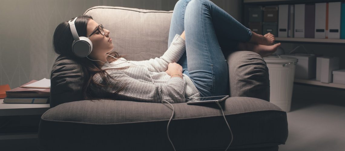 Study: Fine-Tuning the Details: Post-encoding Music Differentially Impacts General and Detailed Memory. Image Credit: Stokkete / Shutterstock