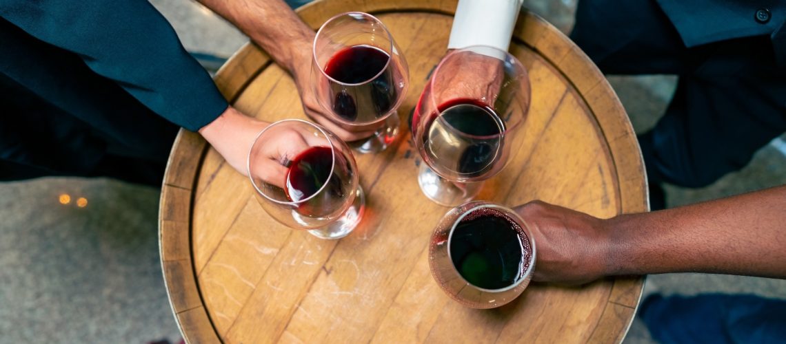 Study: Moderate wine consumption measured using the biomarker urinary tartaric acid concentration decreases inflammatory mediators related to atherosclerosis. Image Credit: CandyRetriever/Shutterstock.com