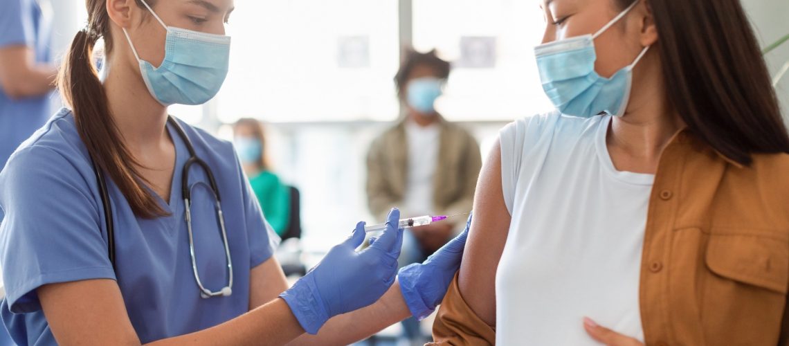 Study: In Utero Exposure to Maternal COVID-19 Vaccination and Offspring Neurodevelopment at 12 and 18 Months. Image Credit: Prostock-studio / Shutterstock