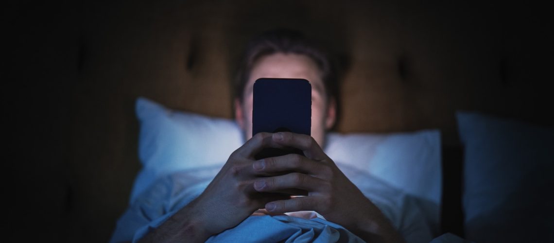 מחקר מגלה קשר בין שימוש במדיה חברתית וסיוטים, המשפיעים על השינה ועל בריאות הנפש