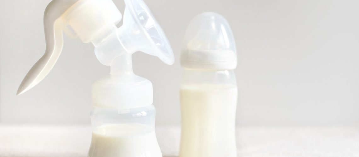 מחקר מדגיש את היתרונות והאתגרים הרגשיים של תרומת חלב אם