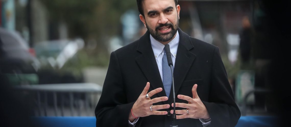 ממדאני מוקיע את קריאות חמאס, אך העיכוב שלו מושך ביקורת