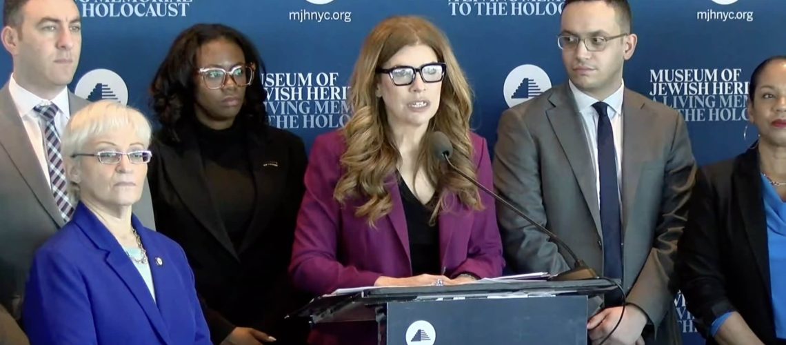 מנהיג מועצת העיר היהודית הראשון של ניו יורק יכול למשול כמחאה על ממדני. הנה התוכנית שלה להילחם באנטישמיות