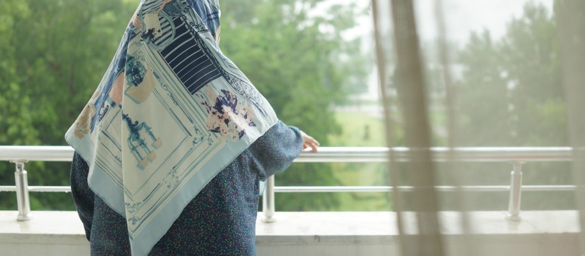 ​​​​​​​Study: Social Isolation, Brain Food Cue Processing, Eating Behaviors, and Mental Health Symptoms. Image Credit: Mansoreh/Shutterstock.com