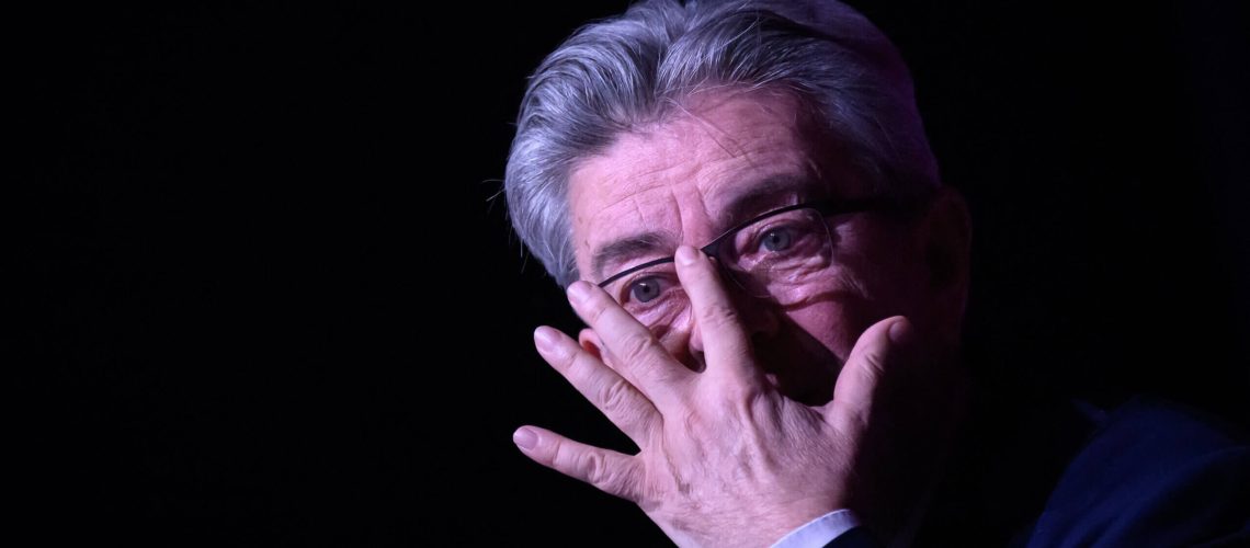 משמאל כמו גם ימין, שאריות עבות של אנטישמיות בצרפת הפורוורד חופשי לקרוא, אך הוא לא חופשי לייצר