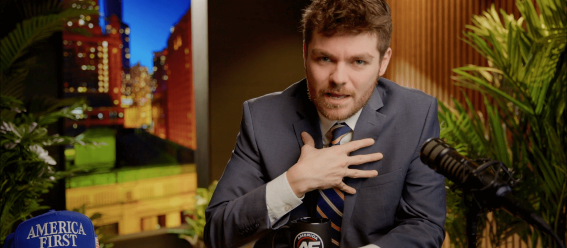 ניק פואנטס אומר שהבעיה שלו עם טראמפ "הוא שהוא לא היטלר"