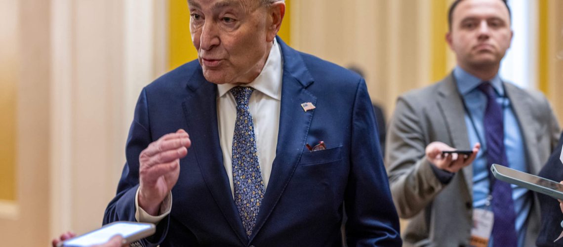 נראה שכולם כועסים על צ'אק שומר. זה רע ליהודים (כולל אלה שכועסים על צ'אק שומר) הודעה של המו"ל והמנכ"ל שלנו רחל פישמן פדרסן