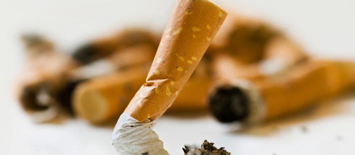 Study: Smoking changes adaptive immunity with persistent effects. Image Credit: NeydtStock / Shutterstock