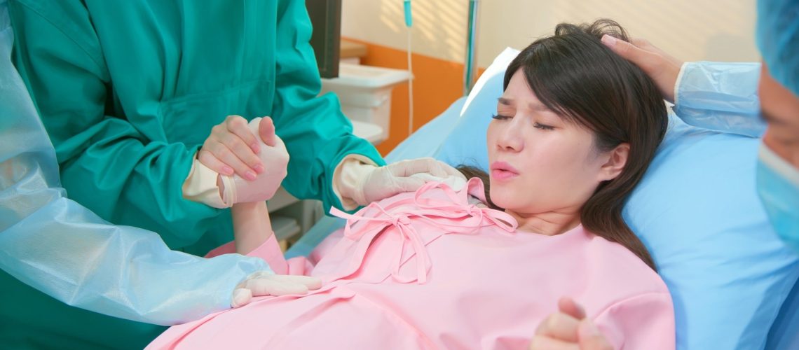 עלייה מוגזמת במשקל בהריון קשורה לצירים ממושכים, כך מגלה מחקר יפני