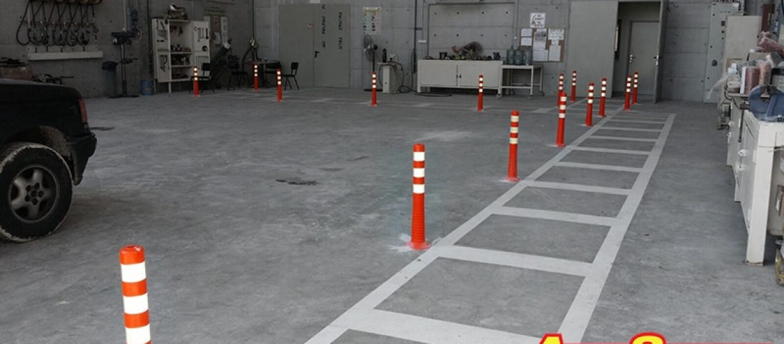 עמוד כתום גמיש. תמונה: ארבל שטראוס