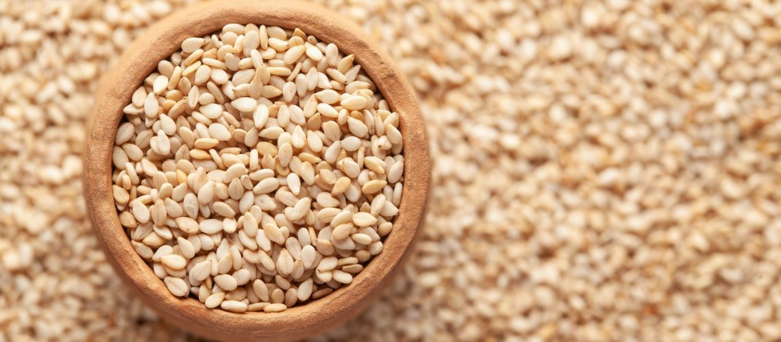 פפטידים שמקורם בחלבון משומשום מראים הבטחה במלחמה ב-E. coli וב-S. aureus