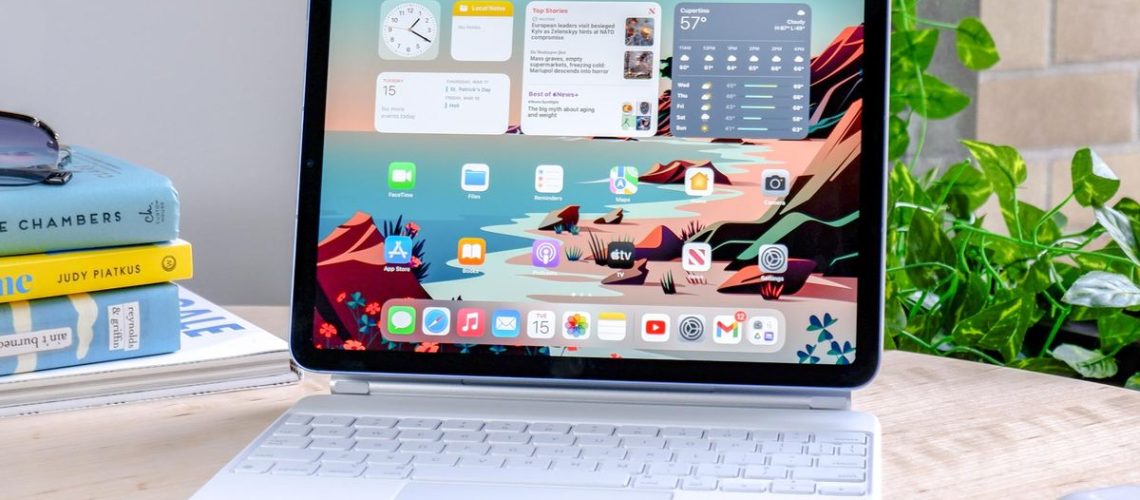 iPad Air 5 pictured on a desk