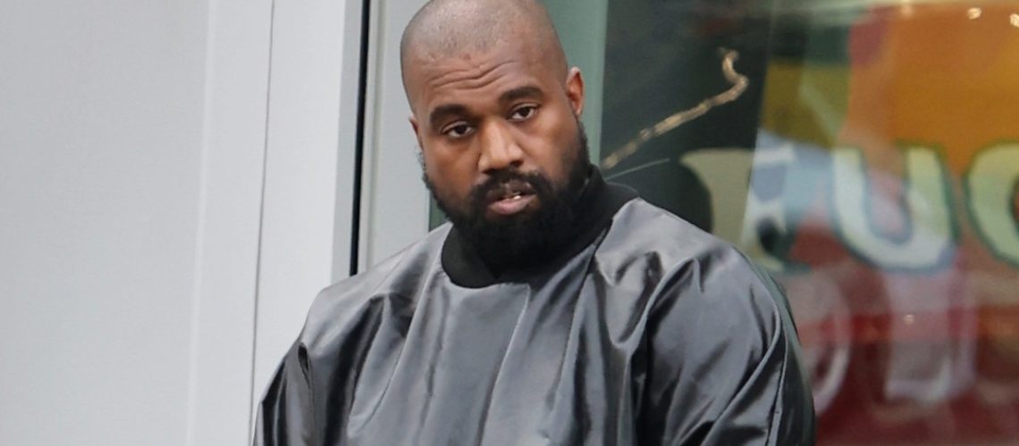 קניה יוצאת למסע אנטישמי חדש ב- X, ואומר, 'אני אף פעם לא מתנצל על הערותיי היהודיות' הודעה של המו"ל והמנכ"ל שלנו רחל פישמן פדרסן