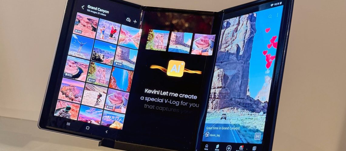 Samsung Display G Type foldable phone concept