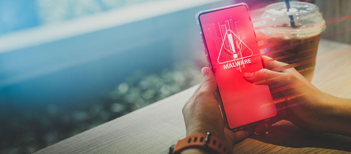 תוכנה זדונית זו של אנדרואיד כוללת את כרטיס החיוב וה-PIN שלך - והיא מבצעת משיכות