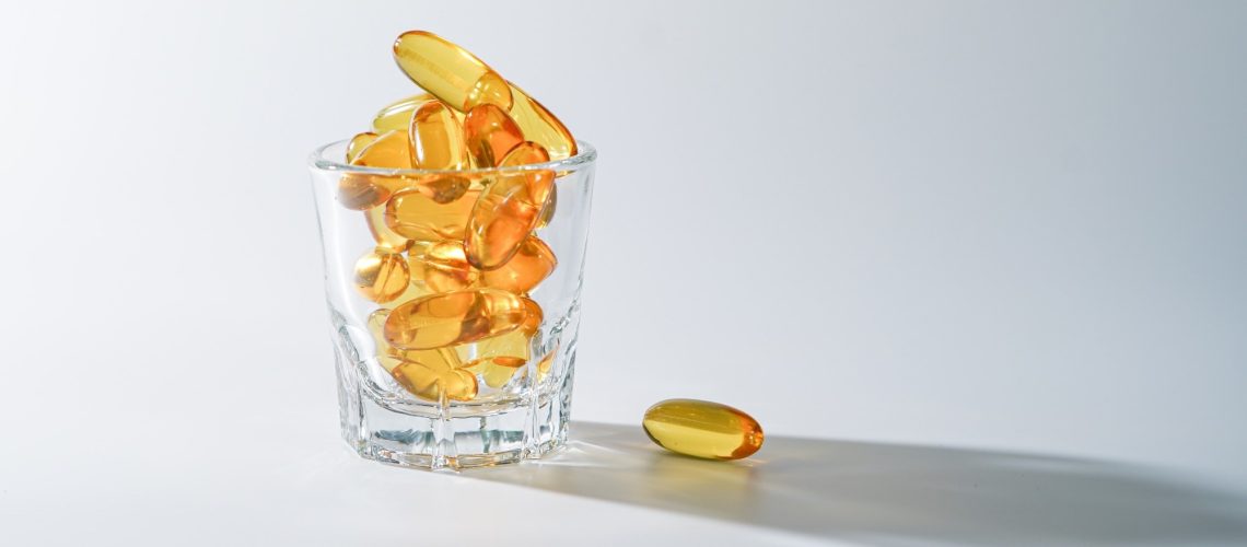 Study: Vitamin D, chronic pain, and depression: linear and non-linear Mendelian randomization analyses. Image Credit: Aria Armoko / Shutterstock