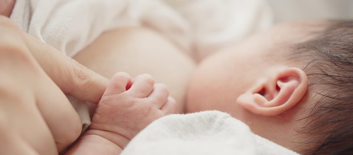 Study: Breastfeeding behaviours in women with obesity; associations with weight retention and the serum metabolome: a secondary analysis of UPBEAT. Image Credit: HarryKiiM Stock/Shutterstock.com